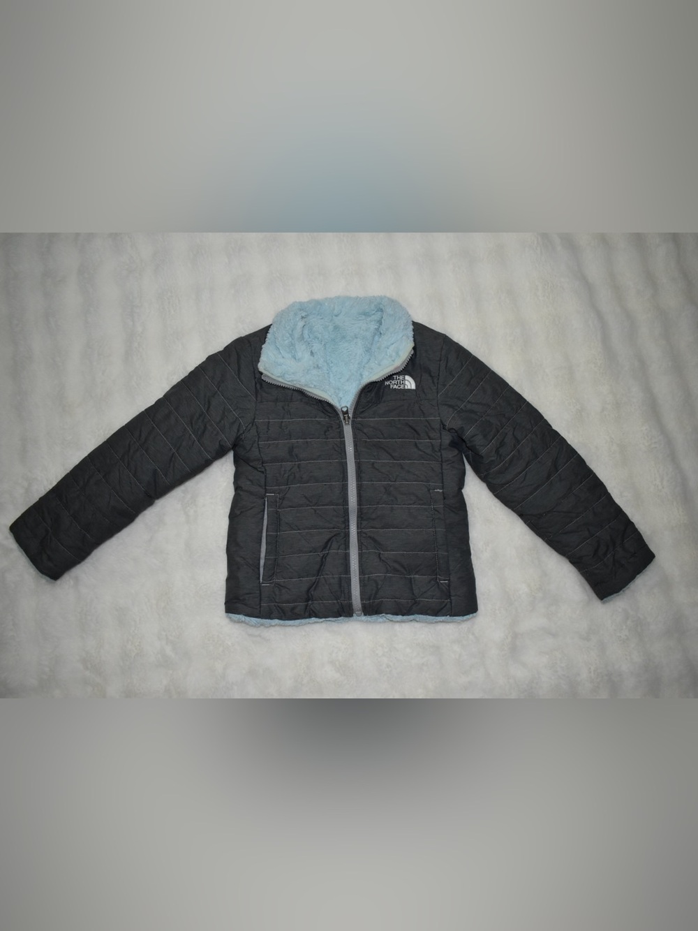 The North Face Kids' Puffer Jacket in Charcoal with Light Blue Sherpa YXS